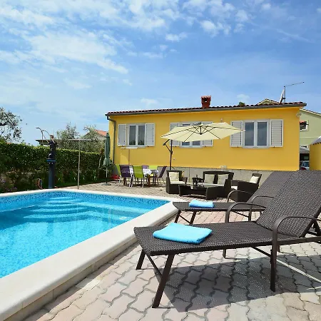 Holiday Slavko Holiday home Stinjan